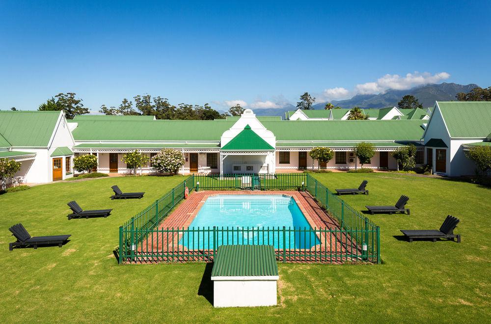 Protea Hotel By Marriott George King George Exteriér fotografie