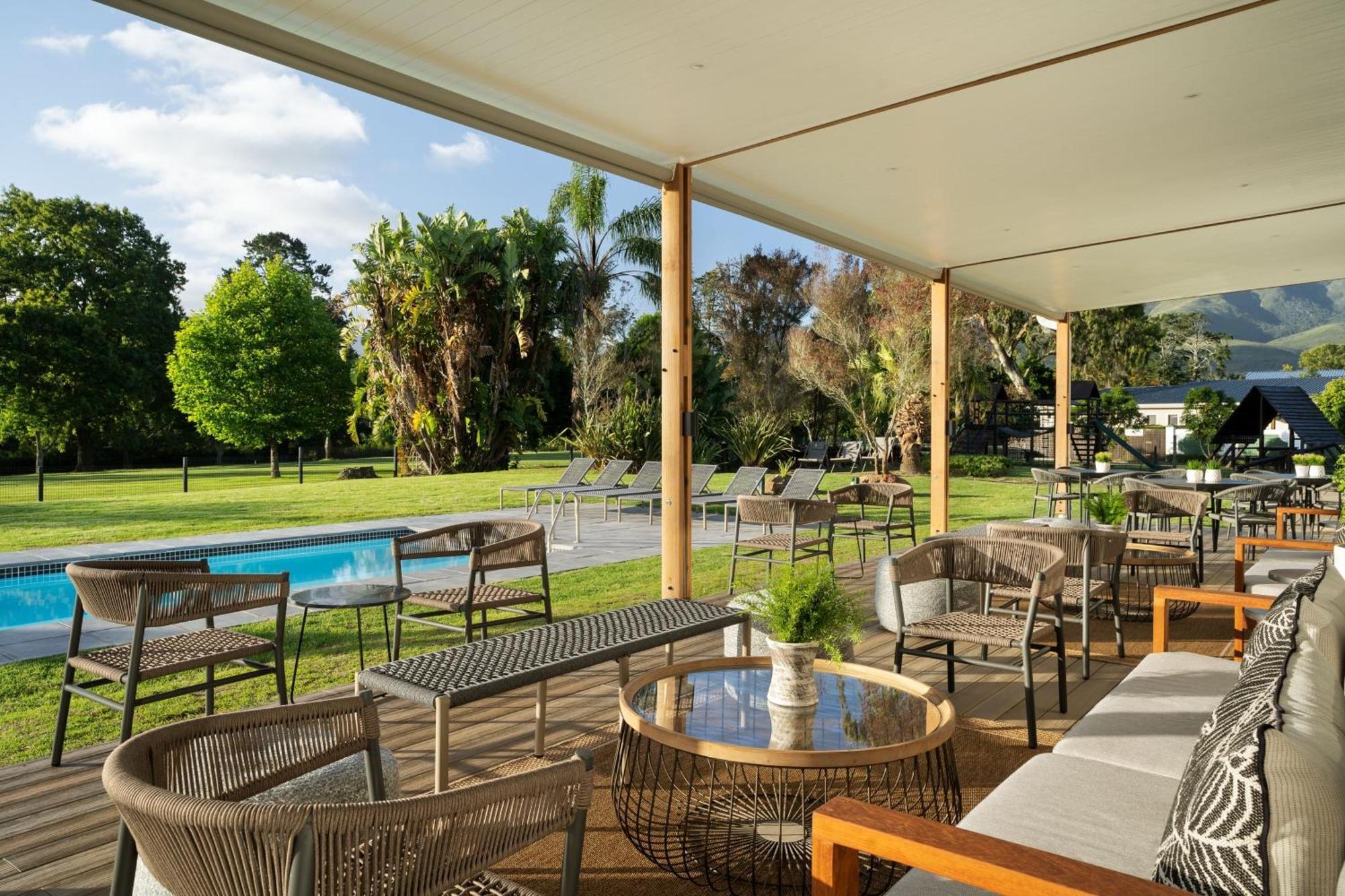 Protea Hotel By Marriott George King George Exteriér fotografie