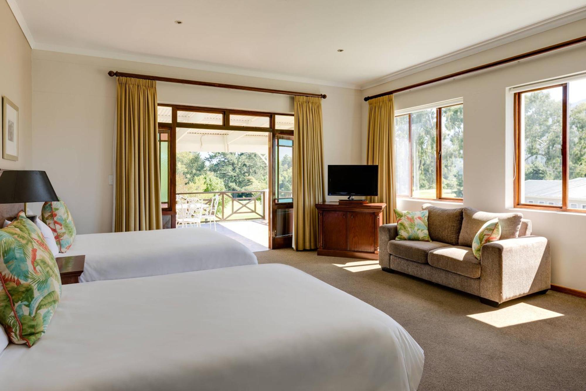 Protea Hotel By Marriott George King George Exteriér fotografie