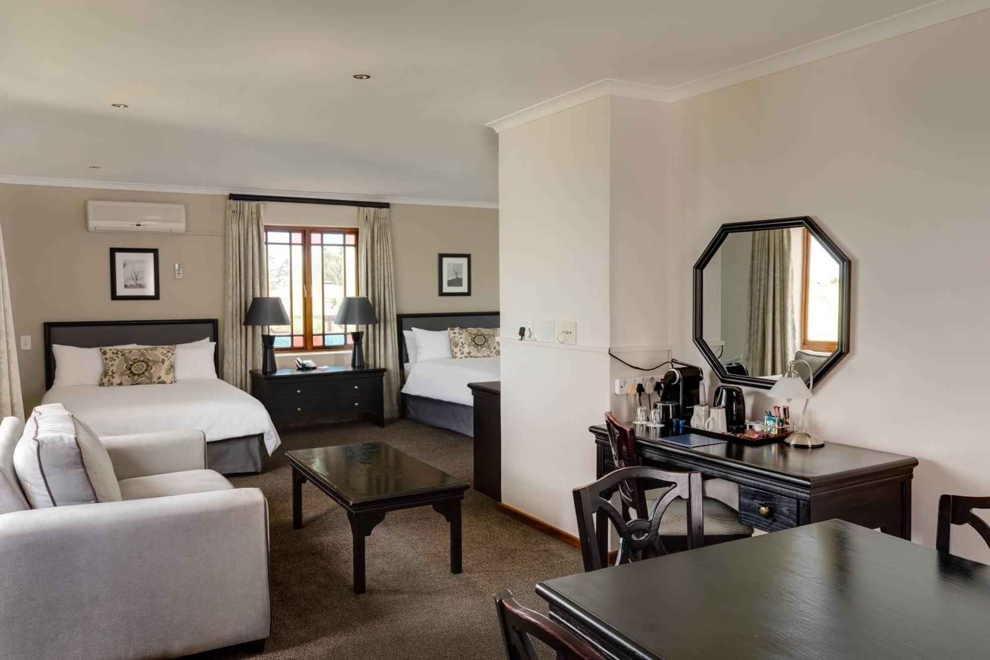 Protea Hotel By Marriott George King George Exteriér fotografie